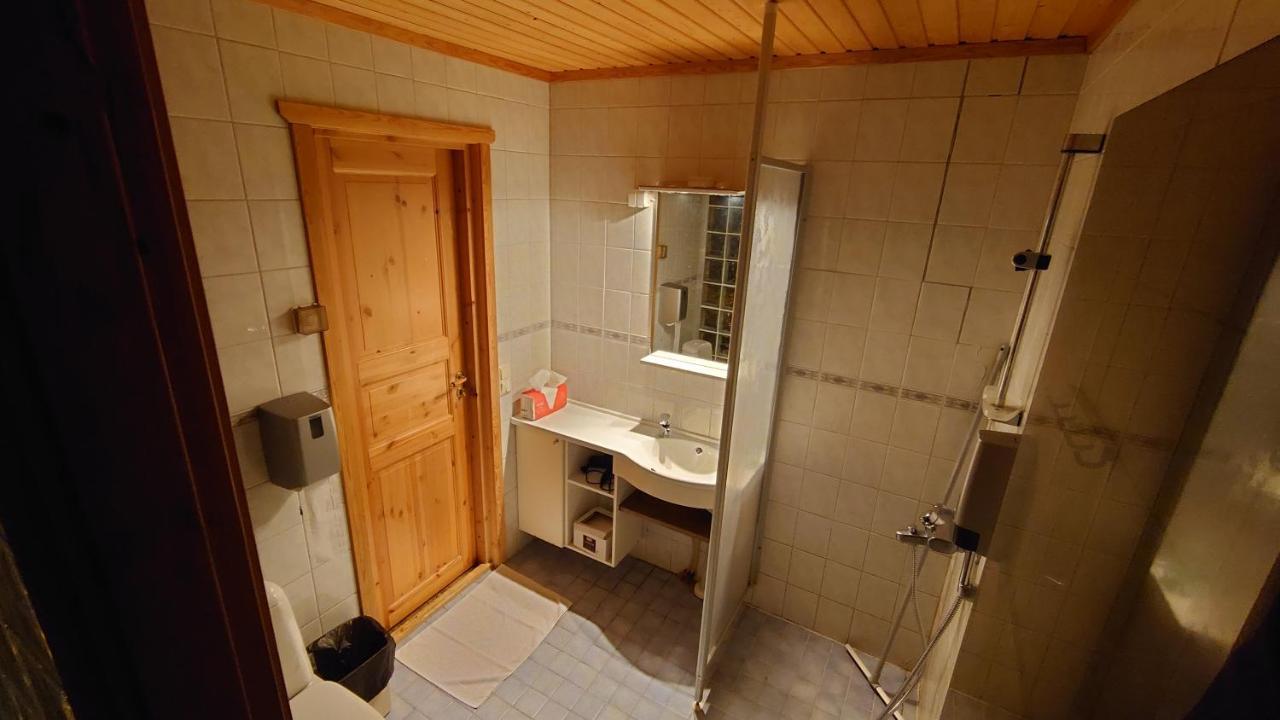 Hotel Guossi Каригасниеми Екстериор снимка